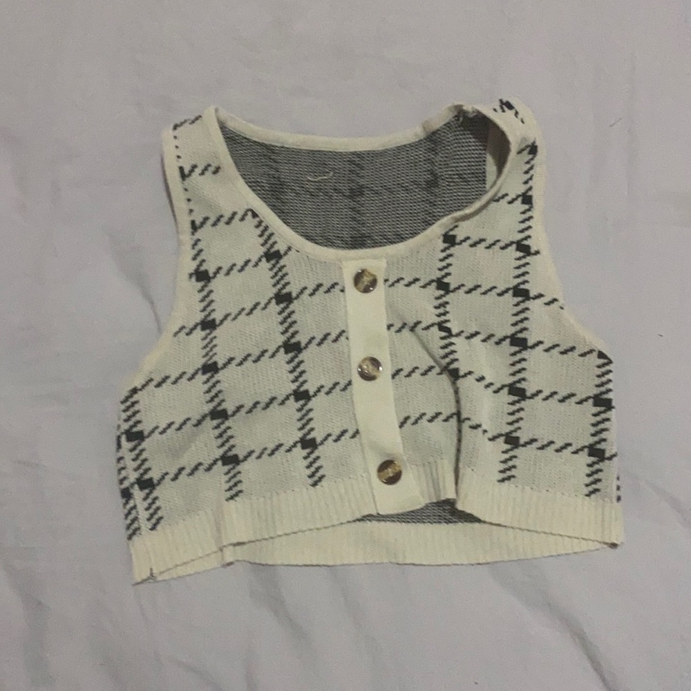 Cropped beige sweater
